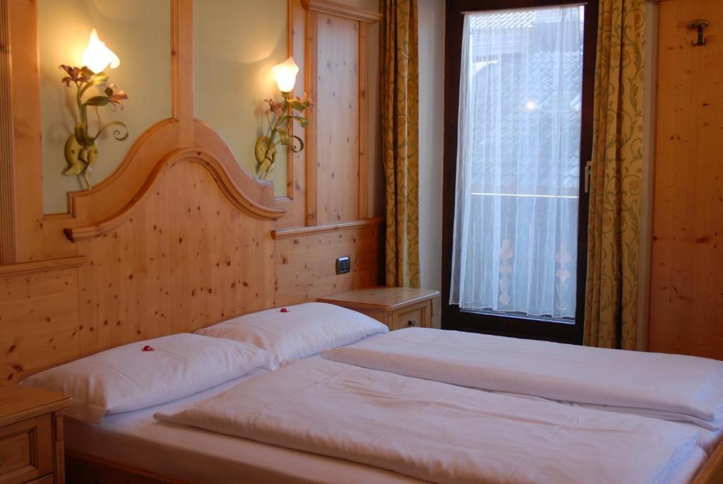 Hotel Loewenwirt Sexten Номер фото