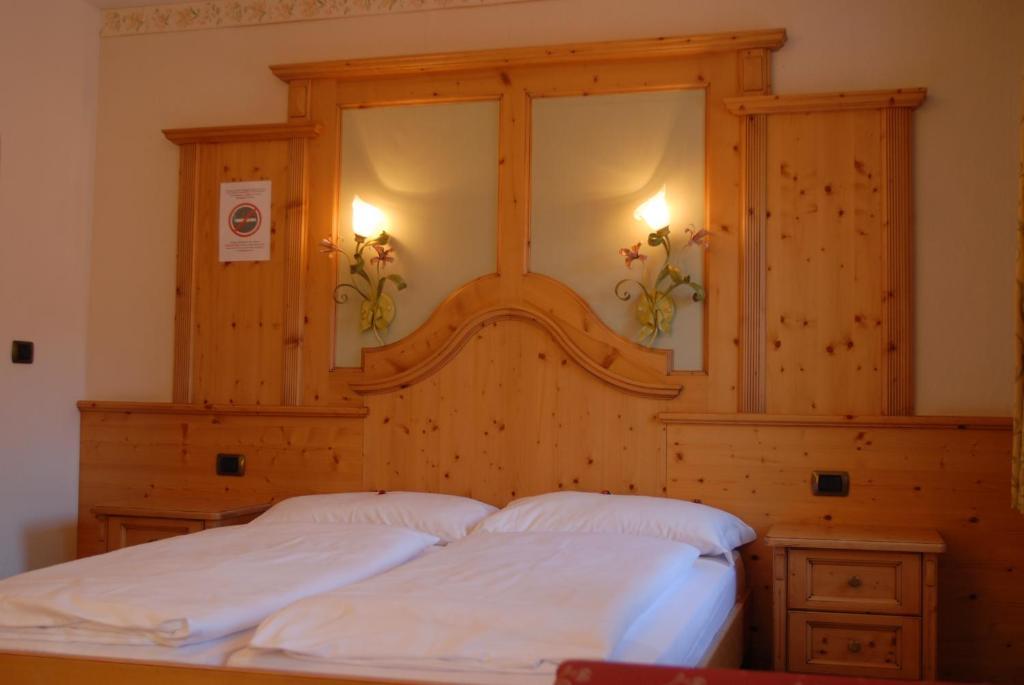 Hotel Loewenwirt Sexten Номер фото