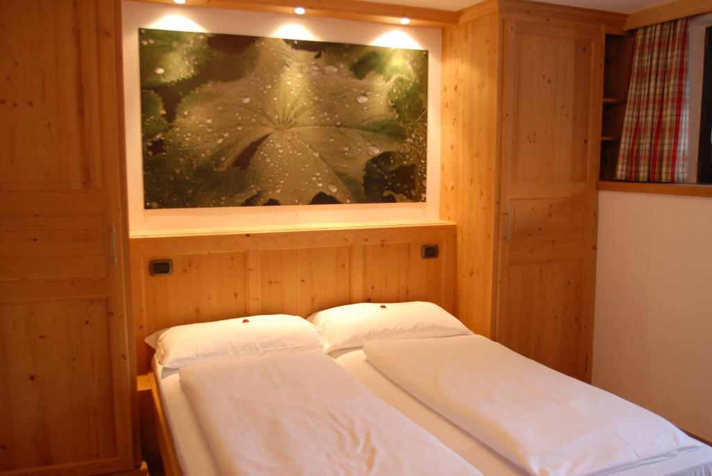 Hotel Loewenwirt Sexten Номер фото